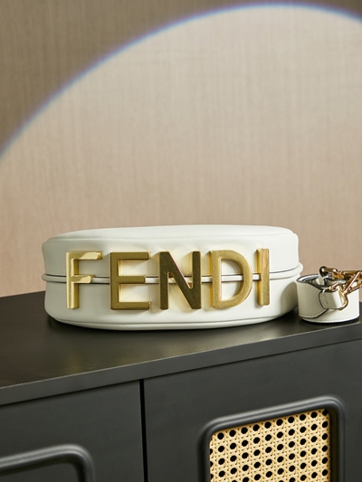 フェンディバッグ側面デザイン